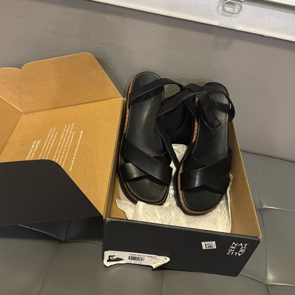 Naturalizer platform sandals